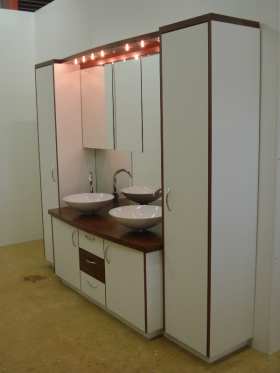Badezimmermoebel