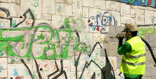 Entfernung von Graffiti