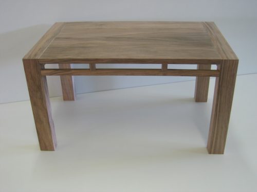 Tische-Stuehle-Baenke